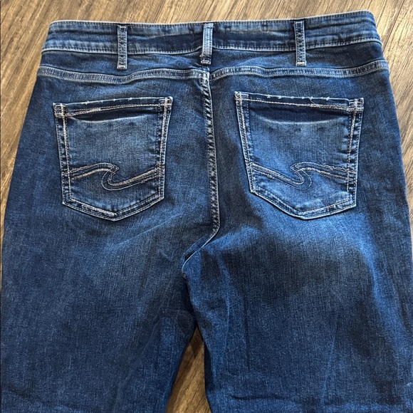 Silver Jeans “Avery Hi- Rise Straight” -18 - Picture 7 of 7